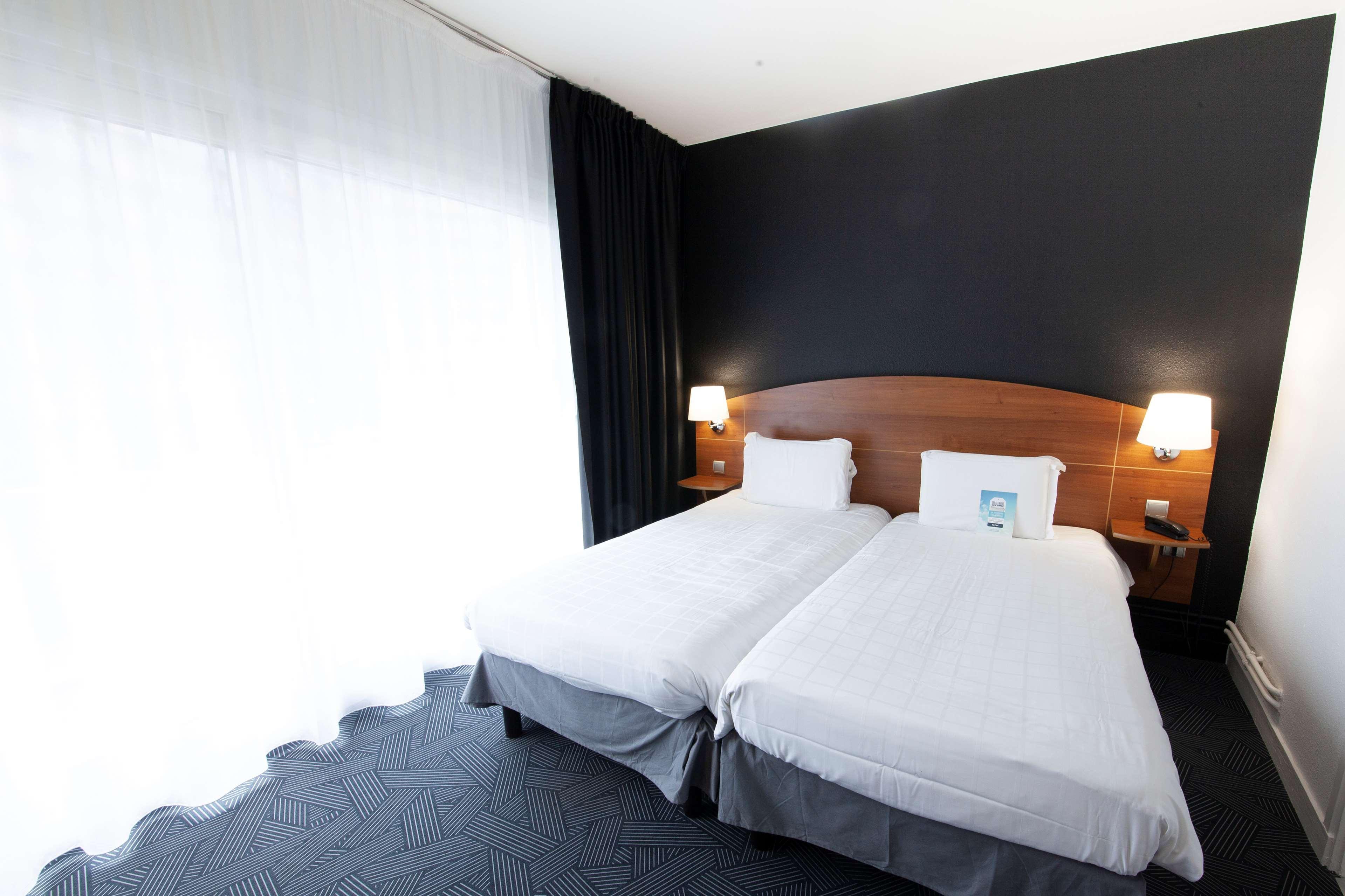 Kyriad Hotel Clermont Ferrand Centre Exterior photo